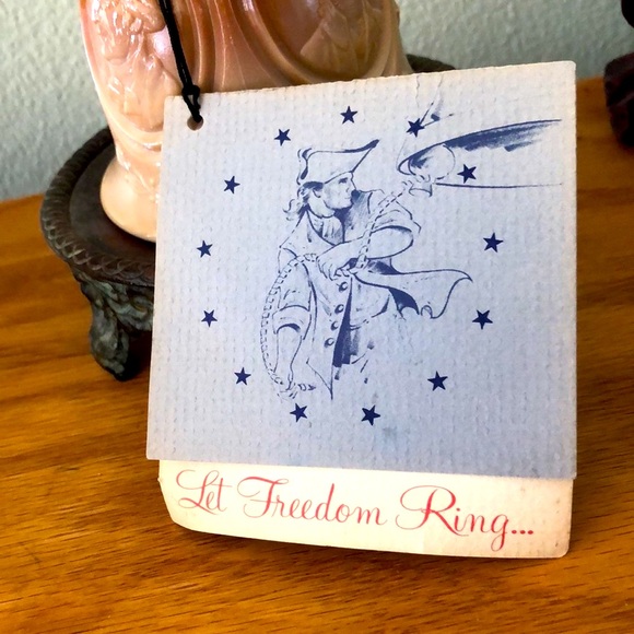 VINTAGE BICENTENNIAL FENTON PATRIOTS BELLS 1776-1976CHOCOLATE SLAG and RED SLAG - Picture 5 of 17